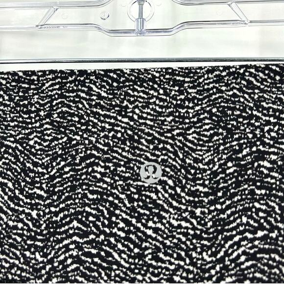 Lululemon Wunder Under Crop Black and White Leggings Size 4 - Picture 5 of 7